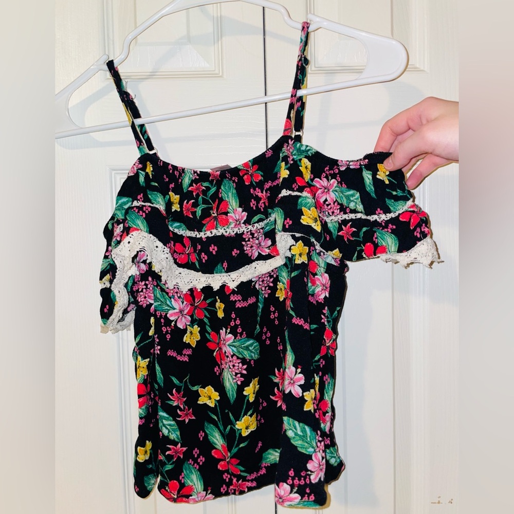 Women’s Large, Fits Like Small Off Shoulder Crop Top
